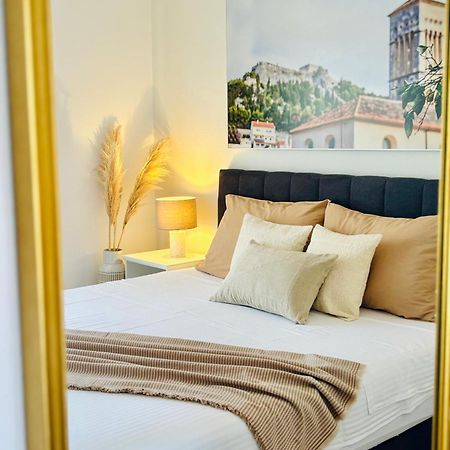 Apartments Sunny Elza ฮวาร์ ภายนอก รูปภาพ