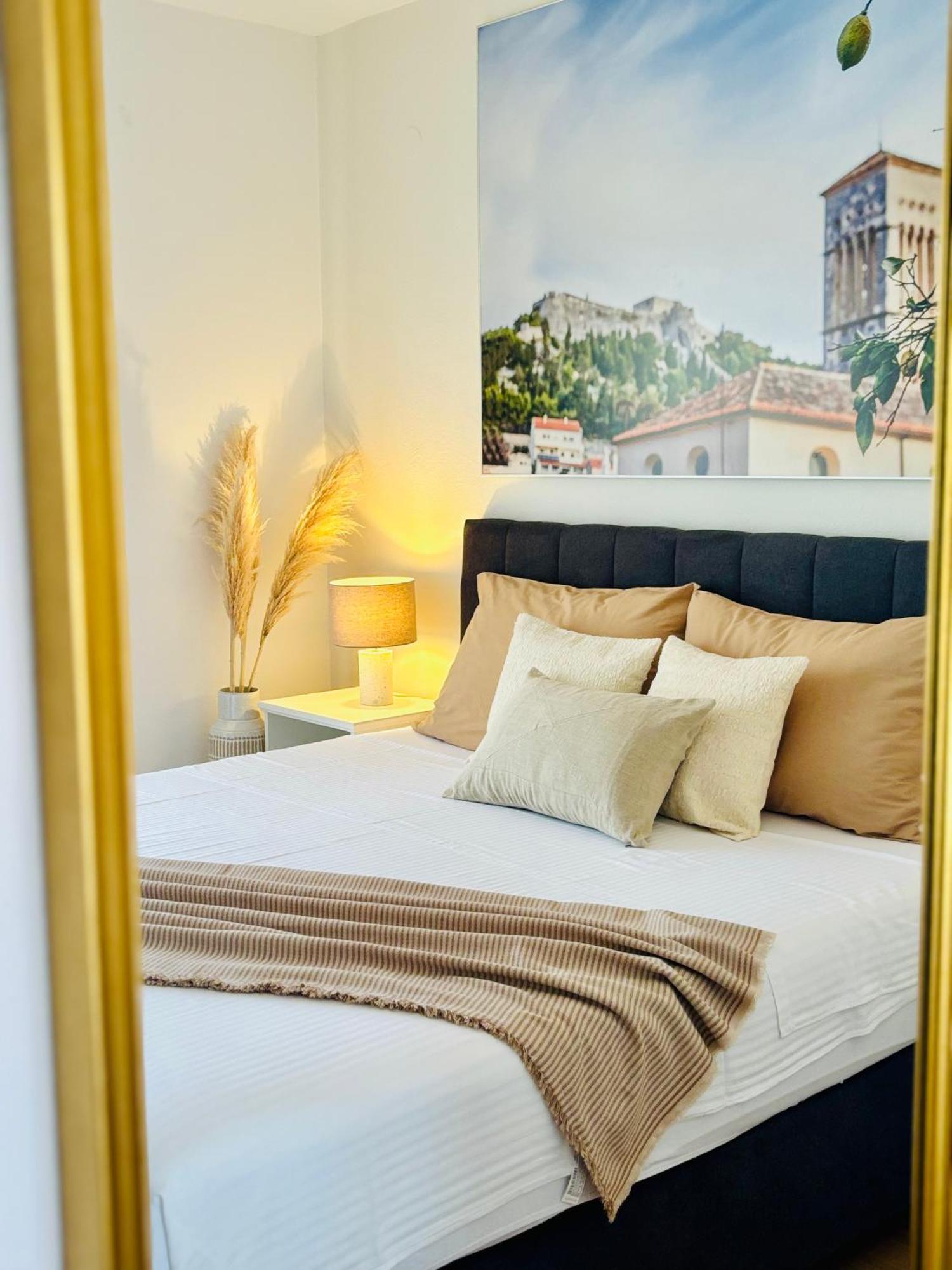 Apartments Sunny Elza ฮวาร์ ภายนอก รูปภาพ