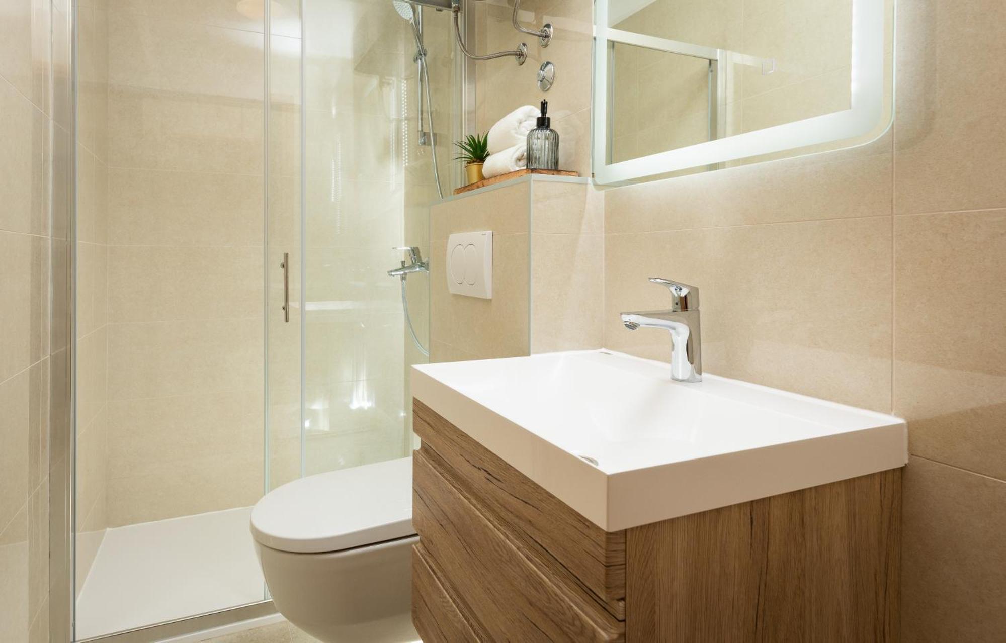 Apartments Sunny Elza ฮวาร์ ภายนอก รูปภาพ
