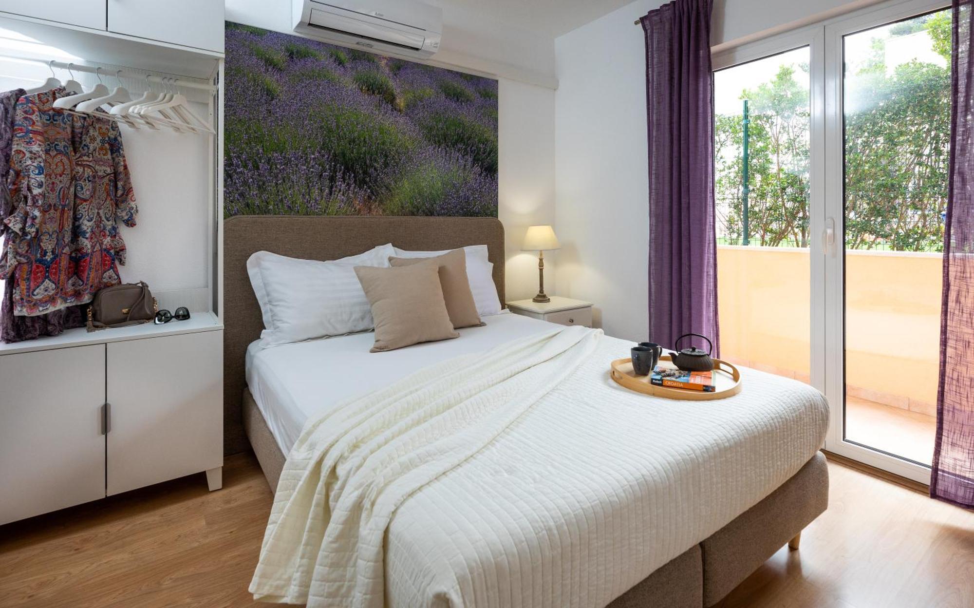 Apartments Sunny Elza ฮวาร์ ภายนอก รูปภาพ